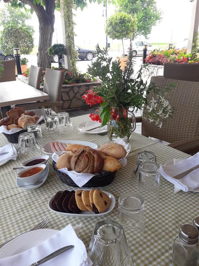 Hotel Florakis Livanátai Eksteriør billede